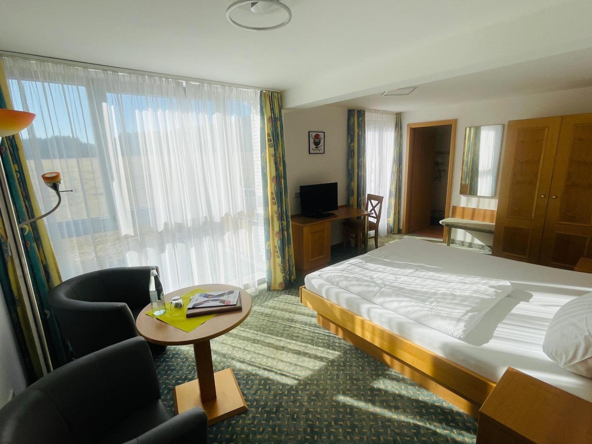Landhotel Karin Freudenstadt Bagian luar foto